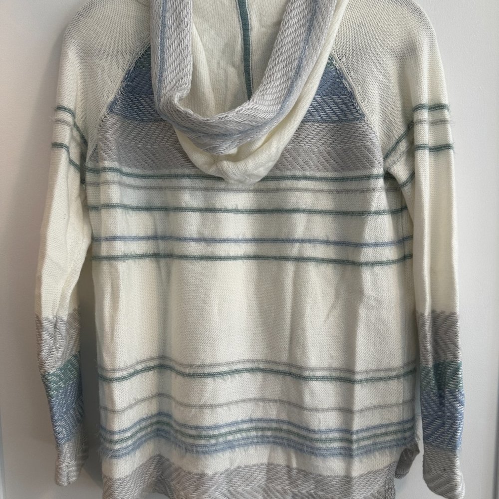 Faherty Poncho - Picture 2 of 5
